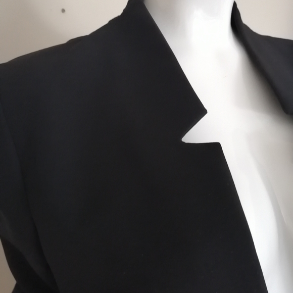 Axara Paris M Sophisticated Women's Black Blazer - Picture 6 of 8